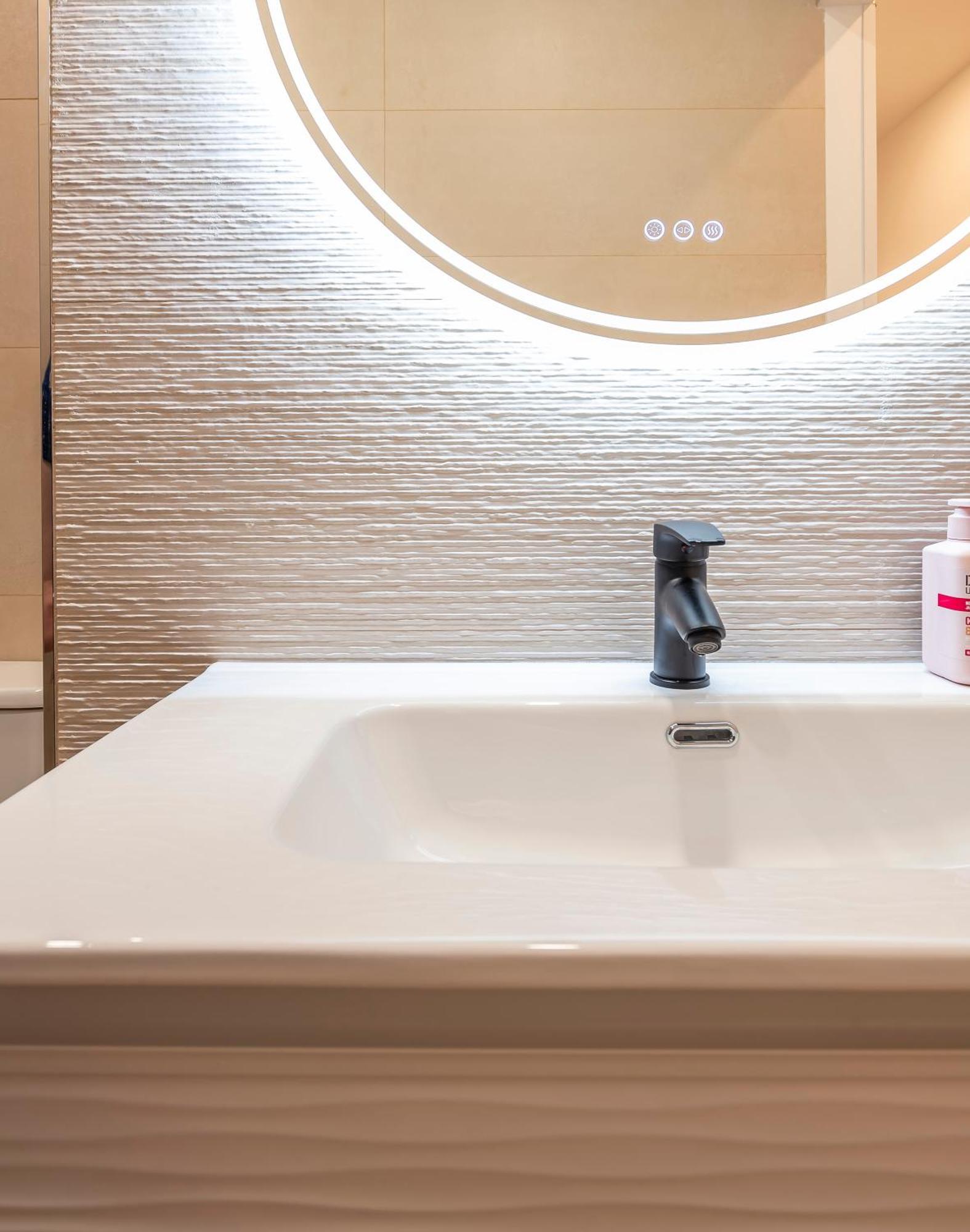 Apartment Exclusivo En El Retiro By Bebalmy